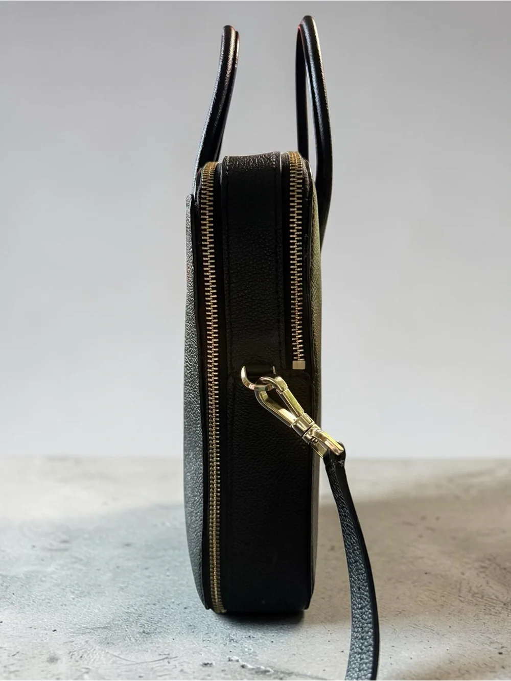 Kate Spade New York Margaux Pebbled Leather Universal Laptop Bag in Black